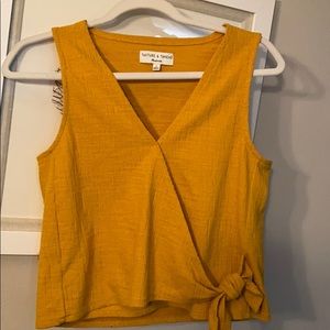Madewell Texture and Thread top with V-neck